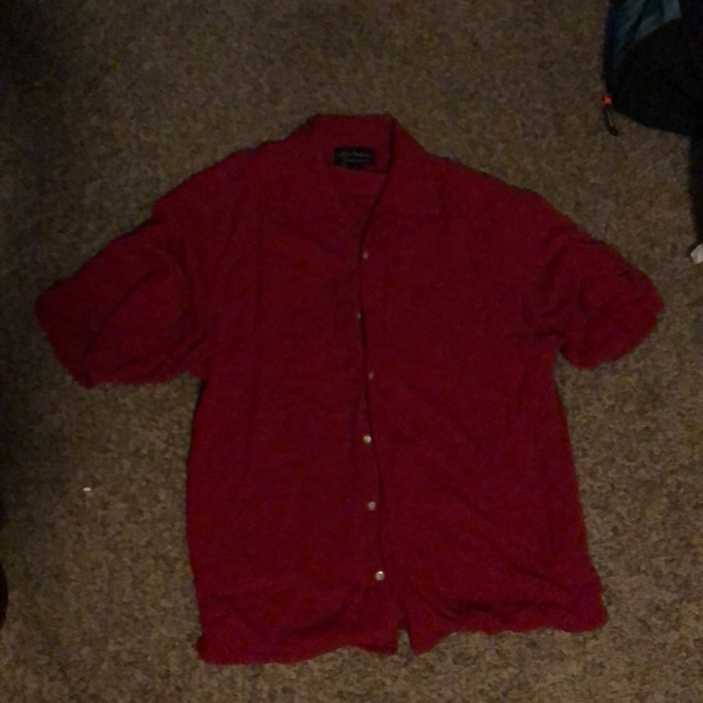 Men’s red shirt